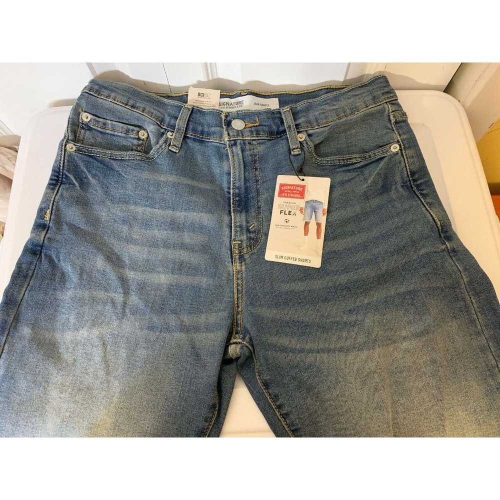 New‎ Levi Strauss & Co Men’s Sz 28 Slim Cuffed 8.75" Shorts